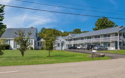 Photo 2 - Americas Best Value Inn Scarborough Portland