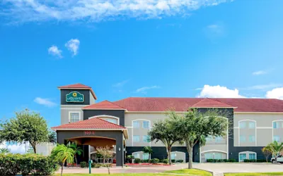 Photo 2 - La Quinta Inn & Suites by Wyndham Mission at West McAllen