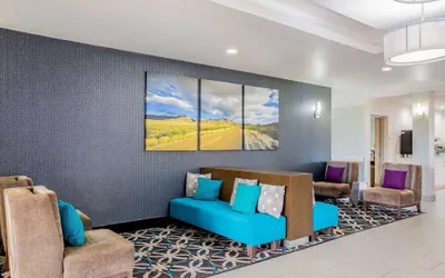 Photo 3 - La Quinta Inn & Suites by Wyndham Mission at West McAllen