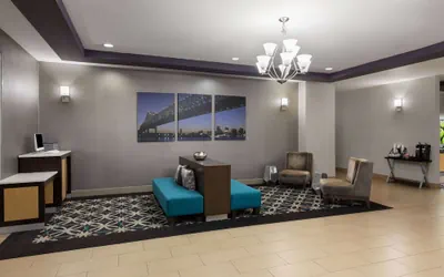 Photo 4 - La Quinta Inn & Suites by Wyndham Houma