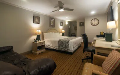 Photo 4 - Atrium Inn