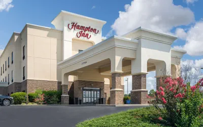Photo 2 - Hampton Inn London-North