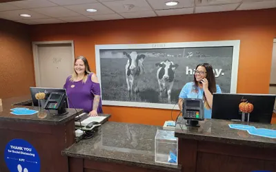 Photo 5 - Hampton Inn & Suites Stephenville