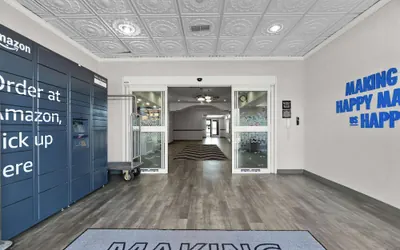 Photo 2 - Hampton Inn Seguin