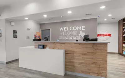 Photo 5 - Hampton Inn Seguin
