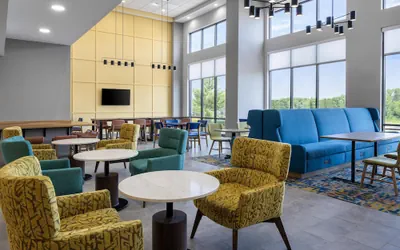 Photo 4 - Hampton Inn & Suites Moline-Quad City Int'l Aprt