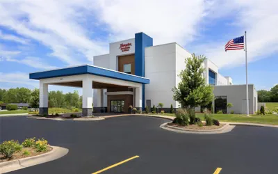 Photo 2 - Hampton Inn & Suites Moline-Quad City Int'l Aprt
