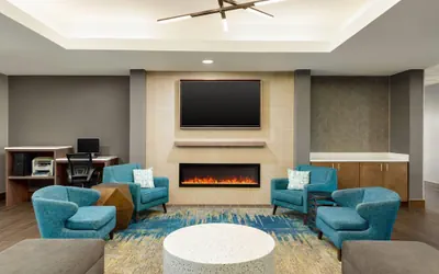 Photo 3 - La Quinta Inn & Suites by Wyndham Shawnee