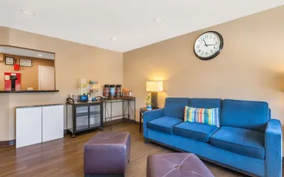 Photo 3 - Comfort Inn Monterey Park - Los Angeles