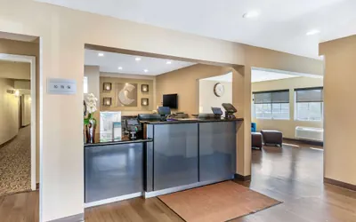 Photo 5 - Comfort Inn Monterey Park - Los Angeles