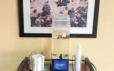 Photo 4 - Comfort Inn & Suites Near Universal - N. Hollywood - Burbank