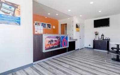 Photo 4 - Motel 6 Barstow, CA - Route 66