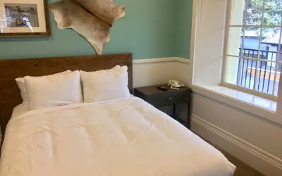 Photo 5 - The Groveland Hotel