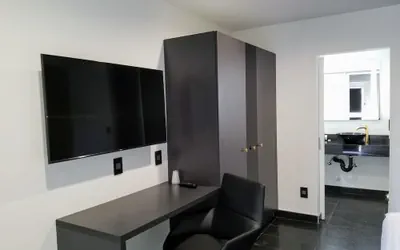Photo 3 - Glen Capri Inn & Suites - Burbank Universal
