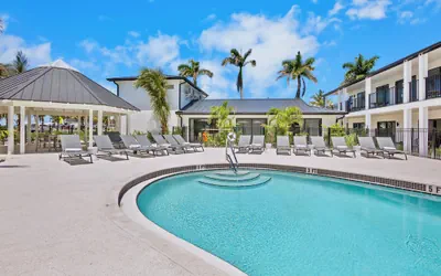 Photo 2 - Tropic Isle at Anna Maria Island Inn