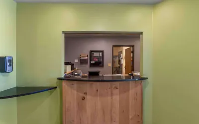 Photo 3 - Extended Stay America Select Suites - Lubbock - South