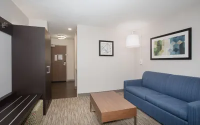 Photo 3 - Holiday Inn Express Hotel & Suites Longmont by IHG