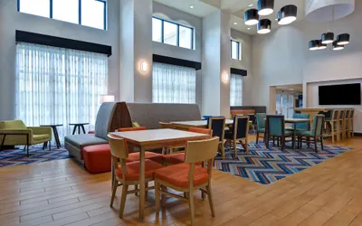 Photo 3 - Hampton Inn & Suites Clearwater/St. Petersburg-Ulmerton Road, FL