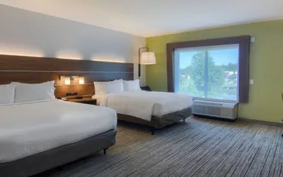 Photo 3 - Holiday Inn Express Hotel & Suites Quincy I-10 by IHG