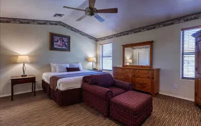 Photo 2 - Majestic Mountain Inn