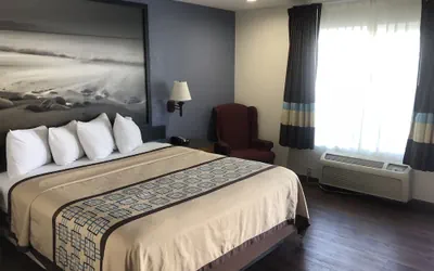 Photo 2 - Northgate Motel