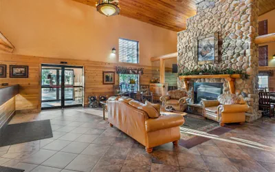 Photo 3 - Best Western Plus Kelly Inn & Suites