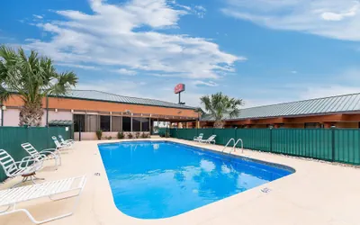 Photo 2 - Econo Lodge Del Rio