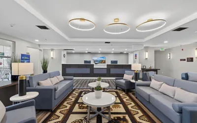 Photo 4 - SureStay Plus Hotel by Best Western Billings
