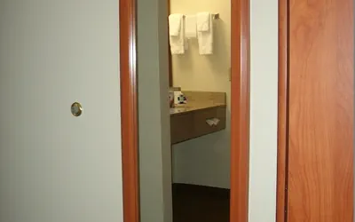 Photo 5 - AmericInn by Wyndham Thief River Falls