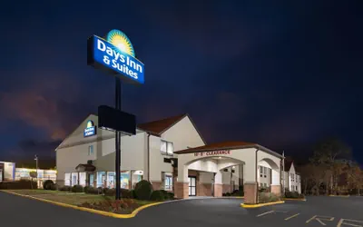 Days Inn & Suites by Wyndham Seaford
