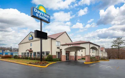 Photo 2 - Days Inn & Suites by Wyndham Seaford
