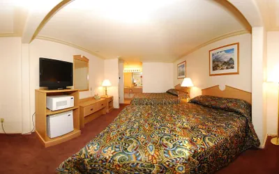 Photo 5 - Rodeway Inn & Suites Pronghorn Lodge Lander