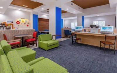 Holiday Inn Express Hotel & Suites Charlotte Arrowood by IHG