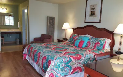 Photo 4 - Coast Inn and Spa Fort Bragg