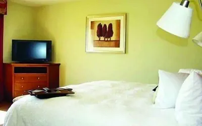 Photo 4 - Hampton Inn Clinton