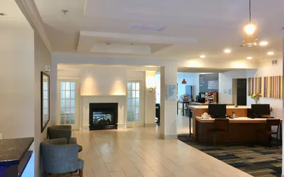 Photo 2 - Holiday Inn Express & Suites Bethlehem Arpt-Allentown Area
