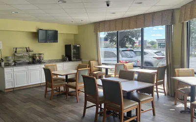 Photo 5 - Super 8 by Wyndham Albany