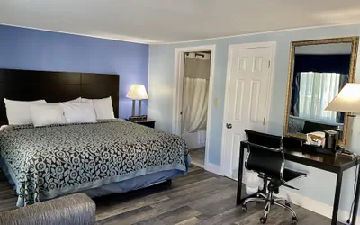 Photo 4 - Beacon Inn and Suites