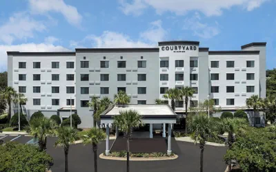 Photo 2 - Courtyard Pensacola Downtown