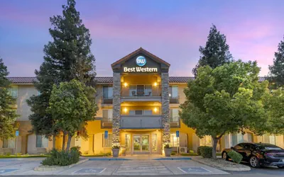 Photo 2 - Best Western Visalia Hotel