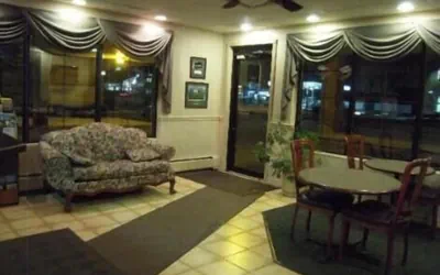 Photo 3 - Colonie inn and Suites