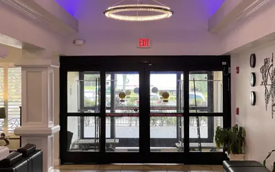 Photo 3 - Days Inn & Suites by Wyndham Lakeland