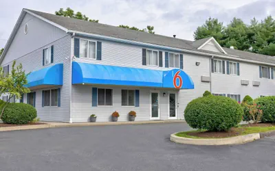 Photo 2 - Motel 6 Bethel, CT - Danbury