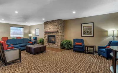 Photo 5 - Comfort Suites Cedar Falls Industrial Park