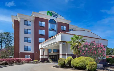 Holiday Inn Express Hotel & Suites Birmingham - Inverness by IHG