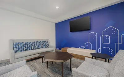 Photo 3 - Holiday Inn Express & Suites Alexandria by IHG