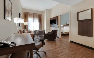 Photo 5 - Staybridge Suites Tallahassee by IHG