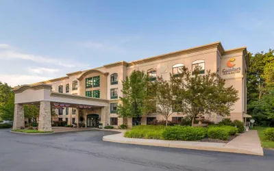 Photo 2 - Comfort Inn & Suites Lake George