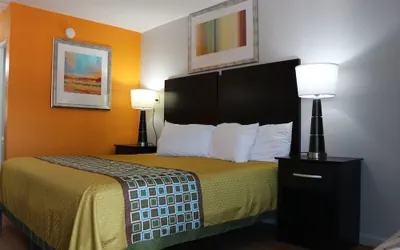 Photo 5 - LoneStar Inn