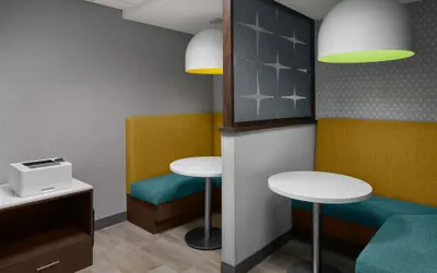 Photo 3 - Hampton Inn & Suites Grand Rapids-Airport 28th St